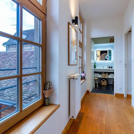 Апартаменты Balthazar, Parking Gratuit, Vue Privilegiee Sur La Cathedrale, Wifi Hd, Centre-ville De Труа