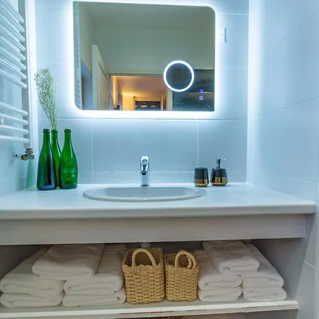 Апартаменты Balthazar, Parking Gratuit, Vue Privilegiee Sur La Cathedrale, Wifi Hd, Centre-ville De Труа