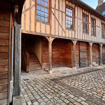 Апартаменты Balthazar, Parking Gratuit, Vue Privilegiee Sur La Cathedrale, Wifi Hd, Centre-ville De Труа