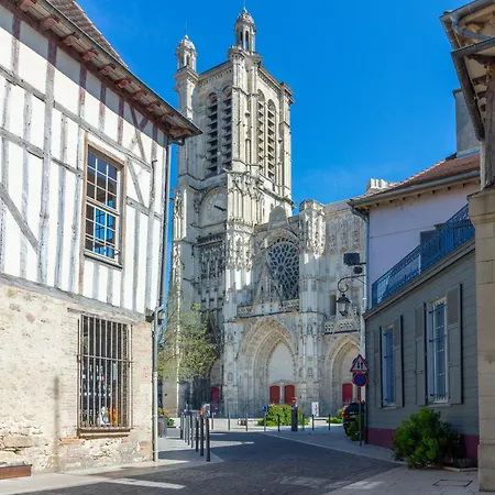 Balthazar, Parking Gratuit, Vue Privilegiee Sur La Cathedrale, Wifi Hd, Centre-ville De 아파트